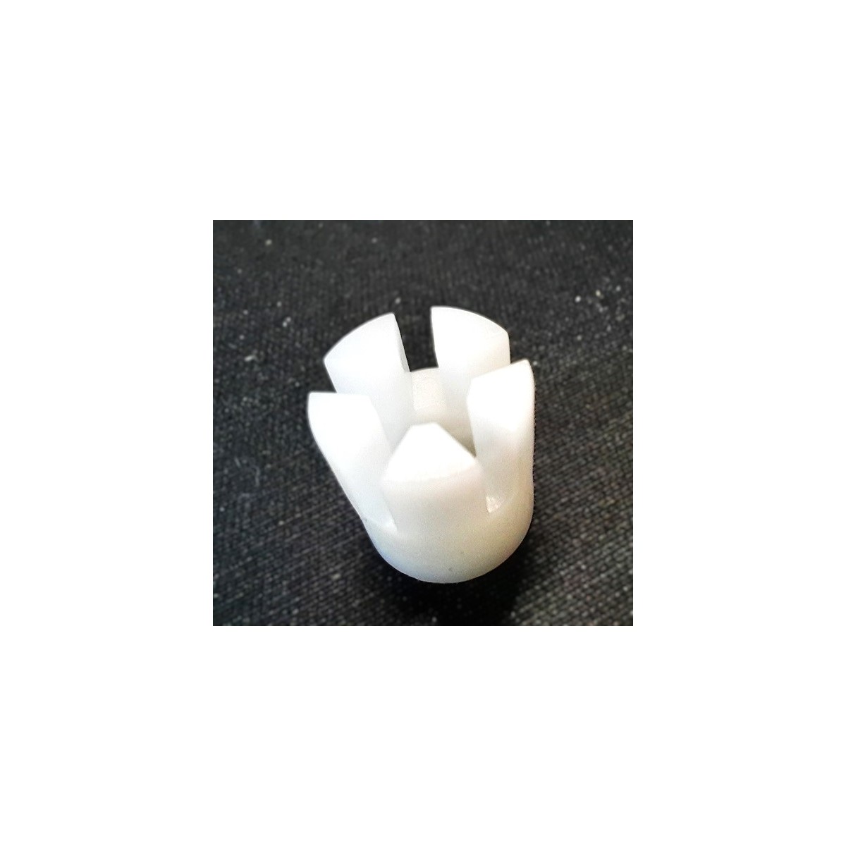 SRFEE819-10 - Plastikowy element osi QLC15 Tytan