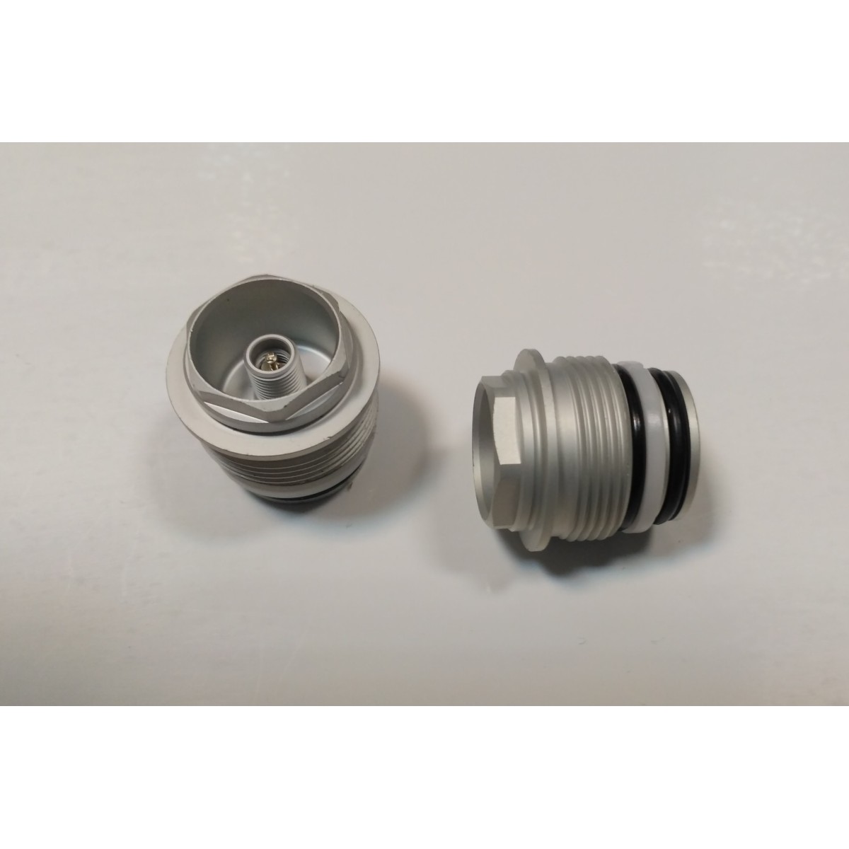 SRFKE072-40 - Korek z zaworem NCX DRL goleń 30mm