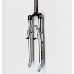 SF8-XCE6-P-S18 - XCE 26" skok 100mm 1-1/8" 18cm gwint, piwoty, sprężyna, srebrny