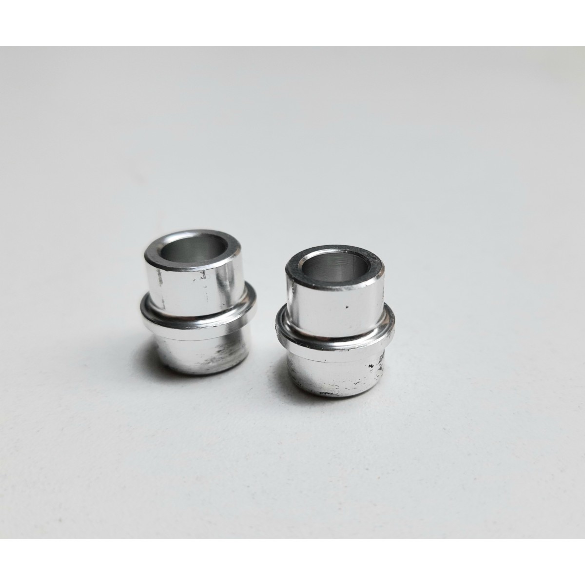 SRRAA072-31 - Tulejka redukcyja dampera prawa i lewa 8mm/31mm